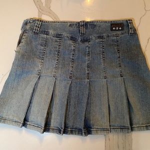 Jean pleated skirt